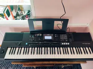 Yamaha PSR -EW 425