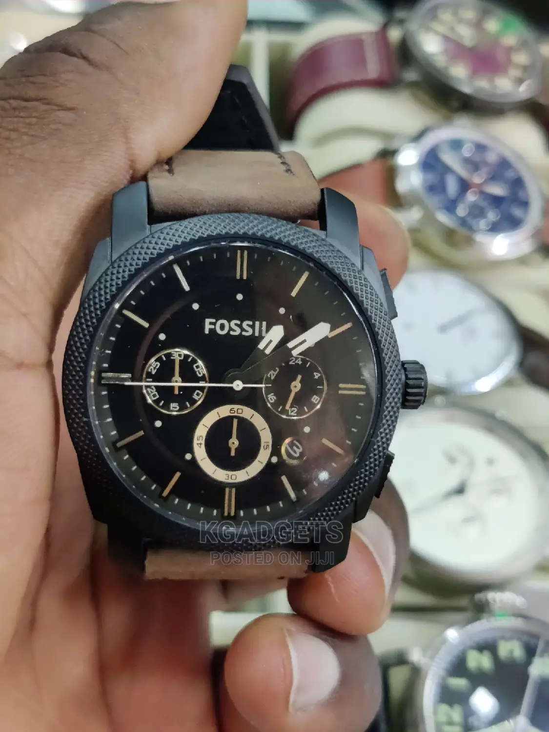 Round Fossil Leather