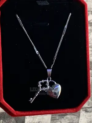 Lady’S Unique Necklaces Available With a Gift Box