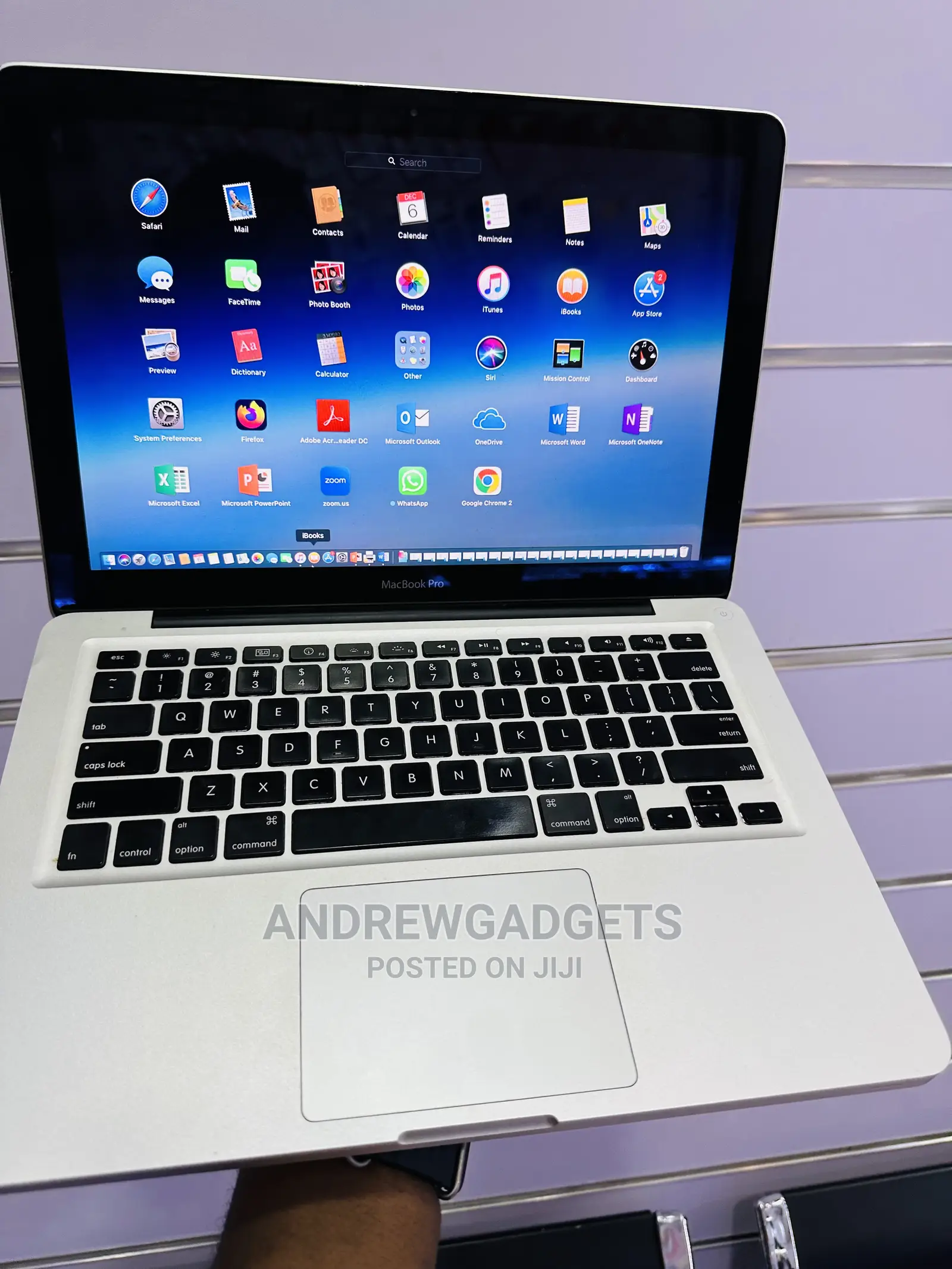 Laptop Apple MacBook 2010 4GB Intel Core 2 Duo HDD+SSD 320GB