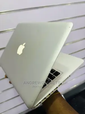 Laptop Apple MacBook 2010 4GB Intel Core 2 Duo HDD+SSD 320GB