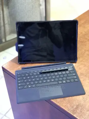 New Laptop Microsoft Surface Pro 6 8GB Intel Core I7 SSD 256GB