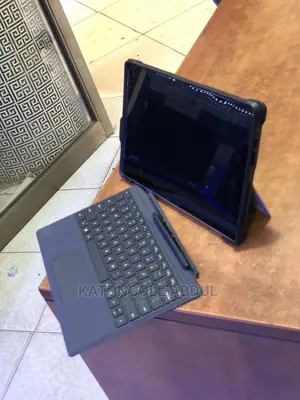 New Laptop Microsoft Surface Pro 6 8GB Intel Core I7 SSD 256GB