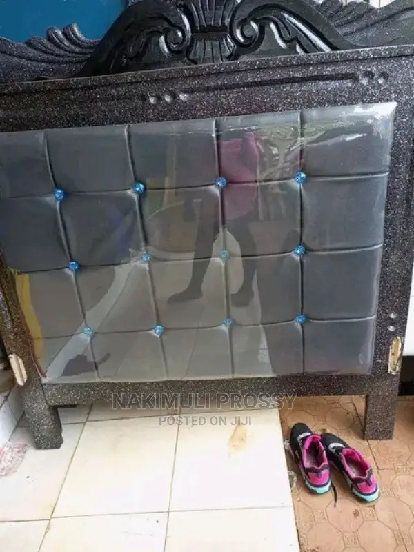 4by6 Gray Bed Leather
