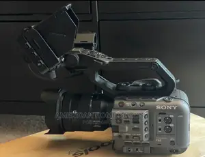 Brand New Sony Fx6 Cinema Camera With Sony 24-105 F4 Lens