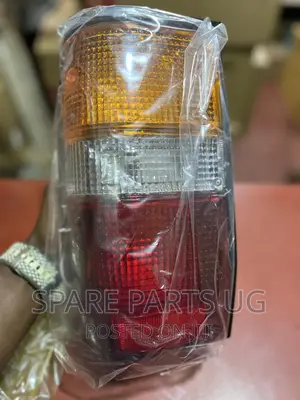 Mitsubishi L200 1990 - 1995 Taillight