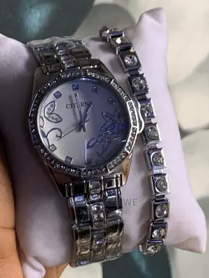 Lady’S Watches Available With the Bracelet at a Good Price