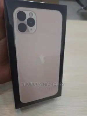 New Apple iPhone 11 Pro Max 256 GB Gold