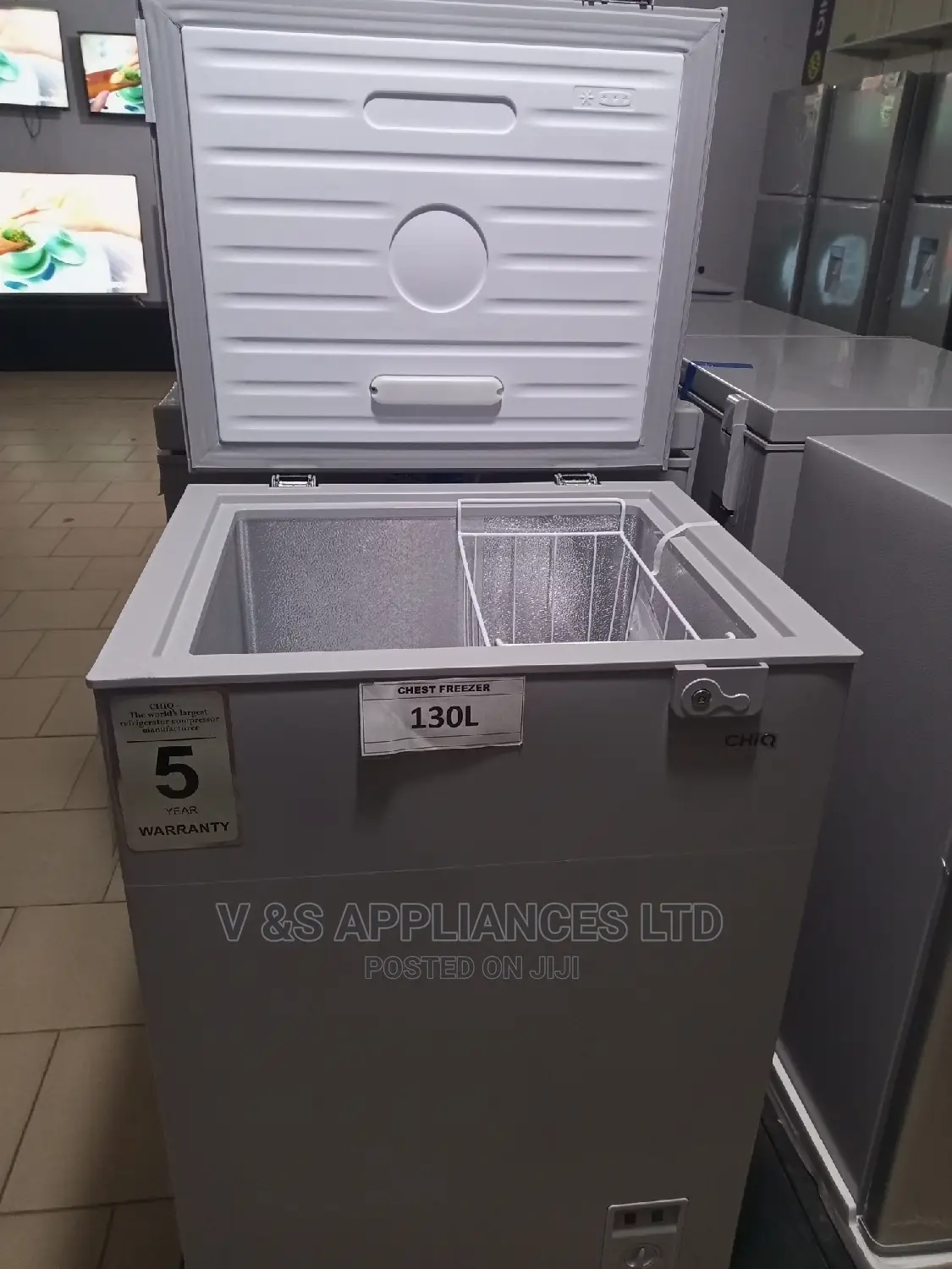 130l Chiq Chest Freezer