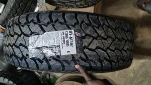 265/70r15 Onyx Tires