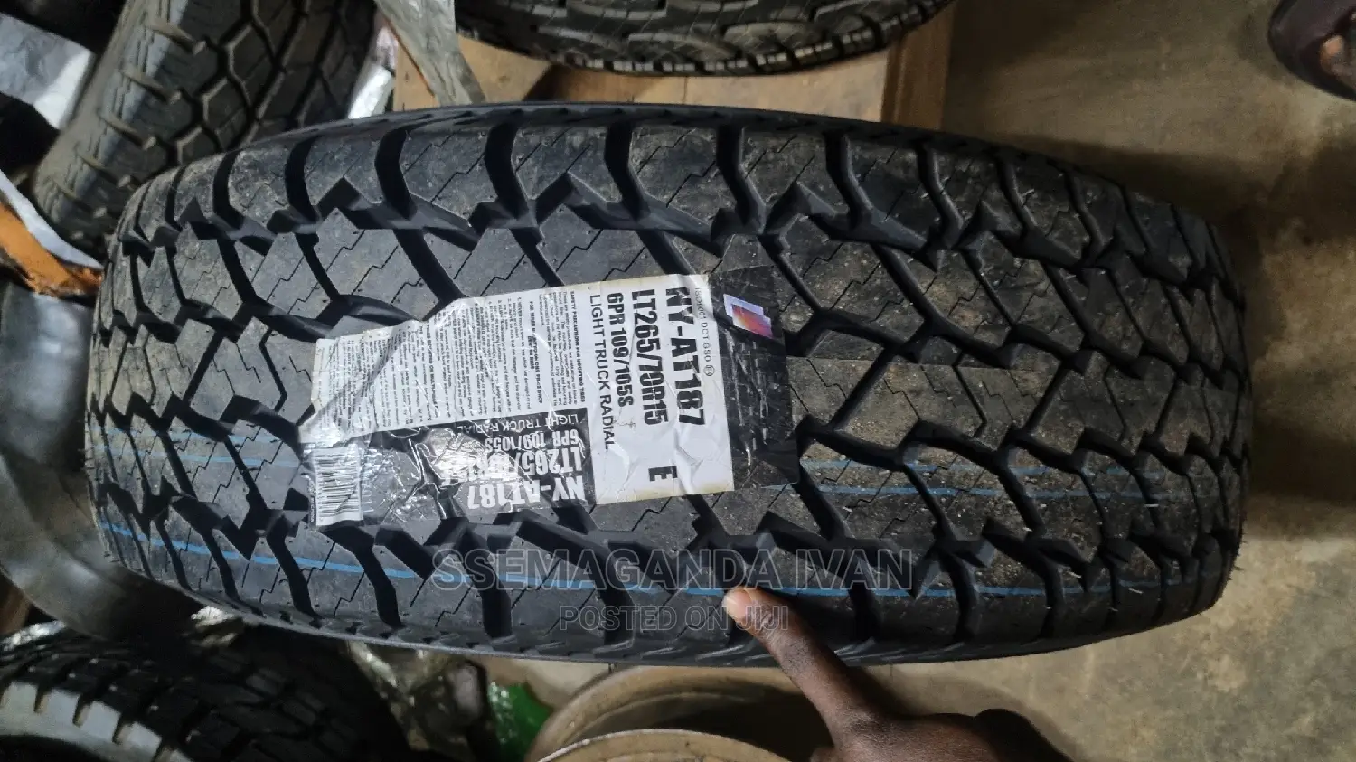 265/70r15 Onyx Tire