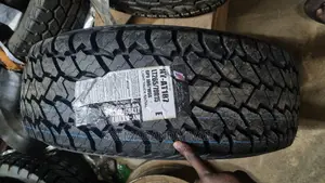 265/70r15 Onyx Tire
