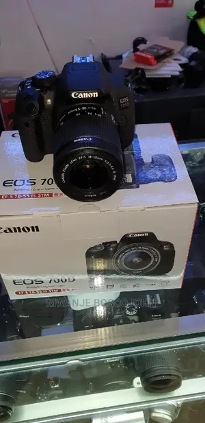 Canon 700D