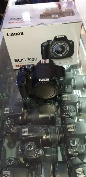 Canon 700D