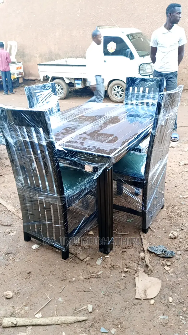 Dining Table 4seater
