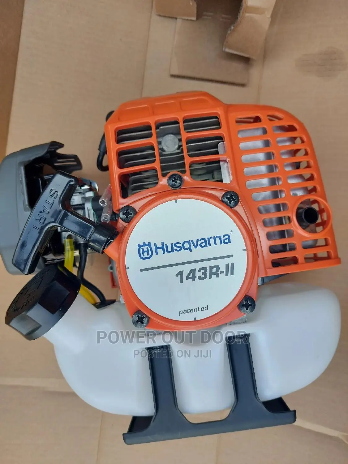 Husqvarnar 143r2 Trimmer/ Grass Cutter