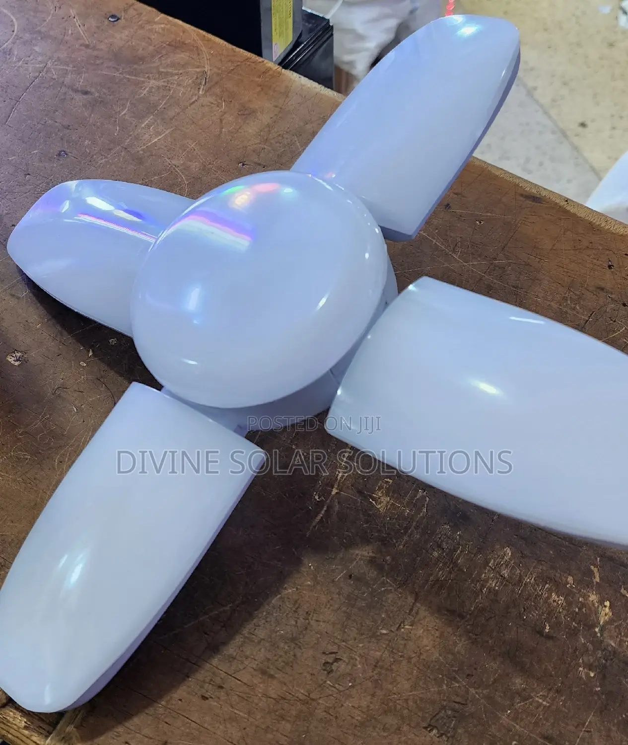 LED 4 Blade Bulb