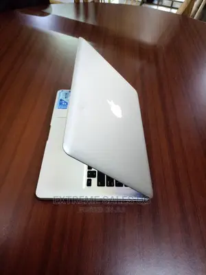 Laptop Apple MacBook 2009 2GB Intel Core 2 Duo HDD 160GB