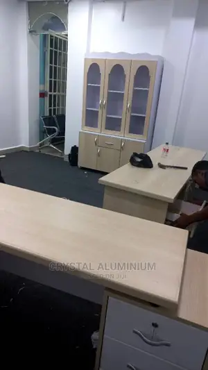 Customized Office Furniture