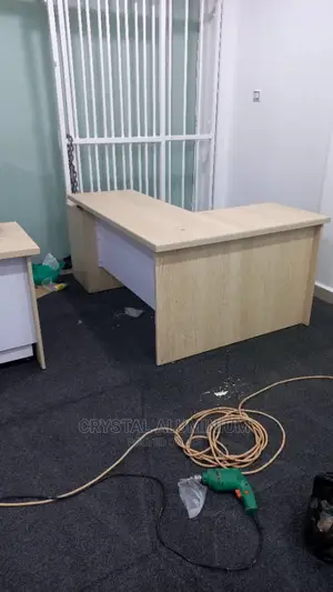 Customized Office Furniture