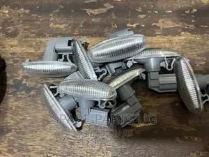 Hilux Revo Fender Signal Lamp