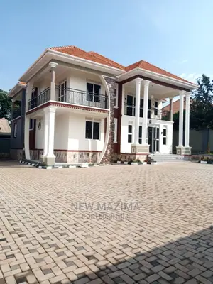 7bdrm Maisonette in Seguku Ntebe Rd, Central Division for Sale