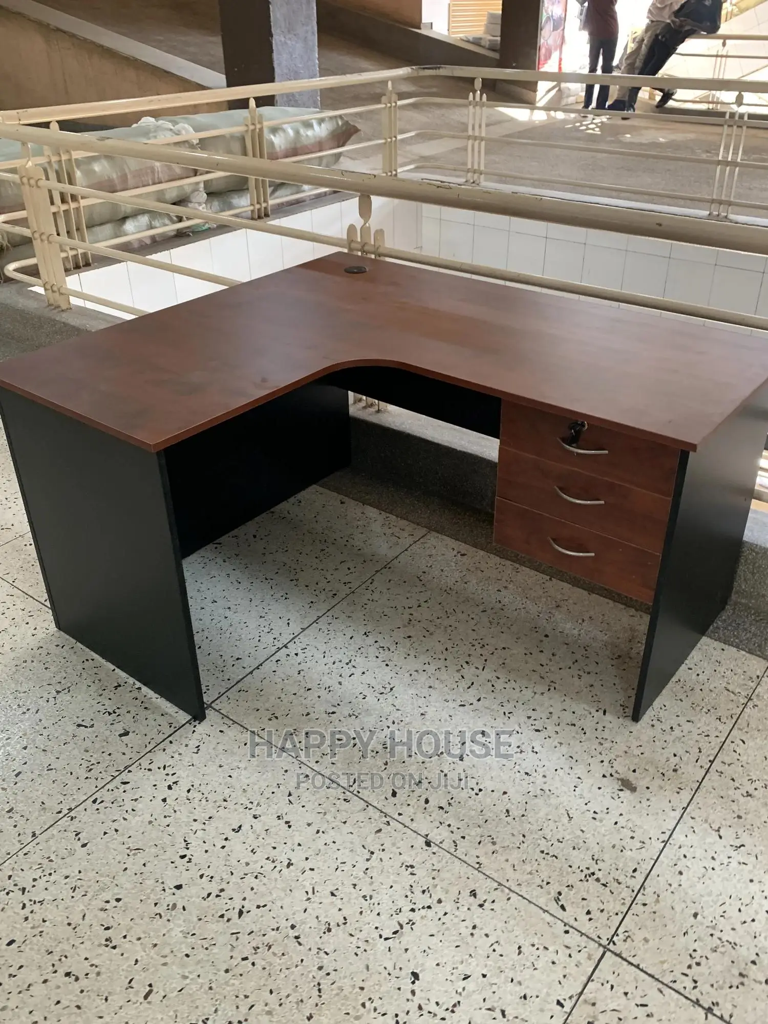 Curved Office Desk