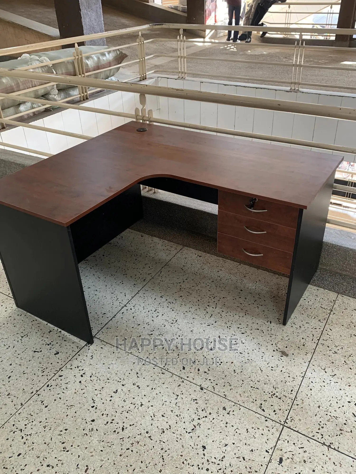 Curved Office Desk