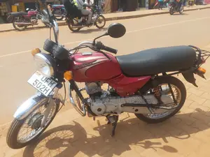 New Bajaj Boxer 2022 Red