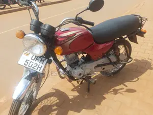 New Bajaj Boxer 2022 Red