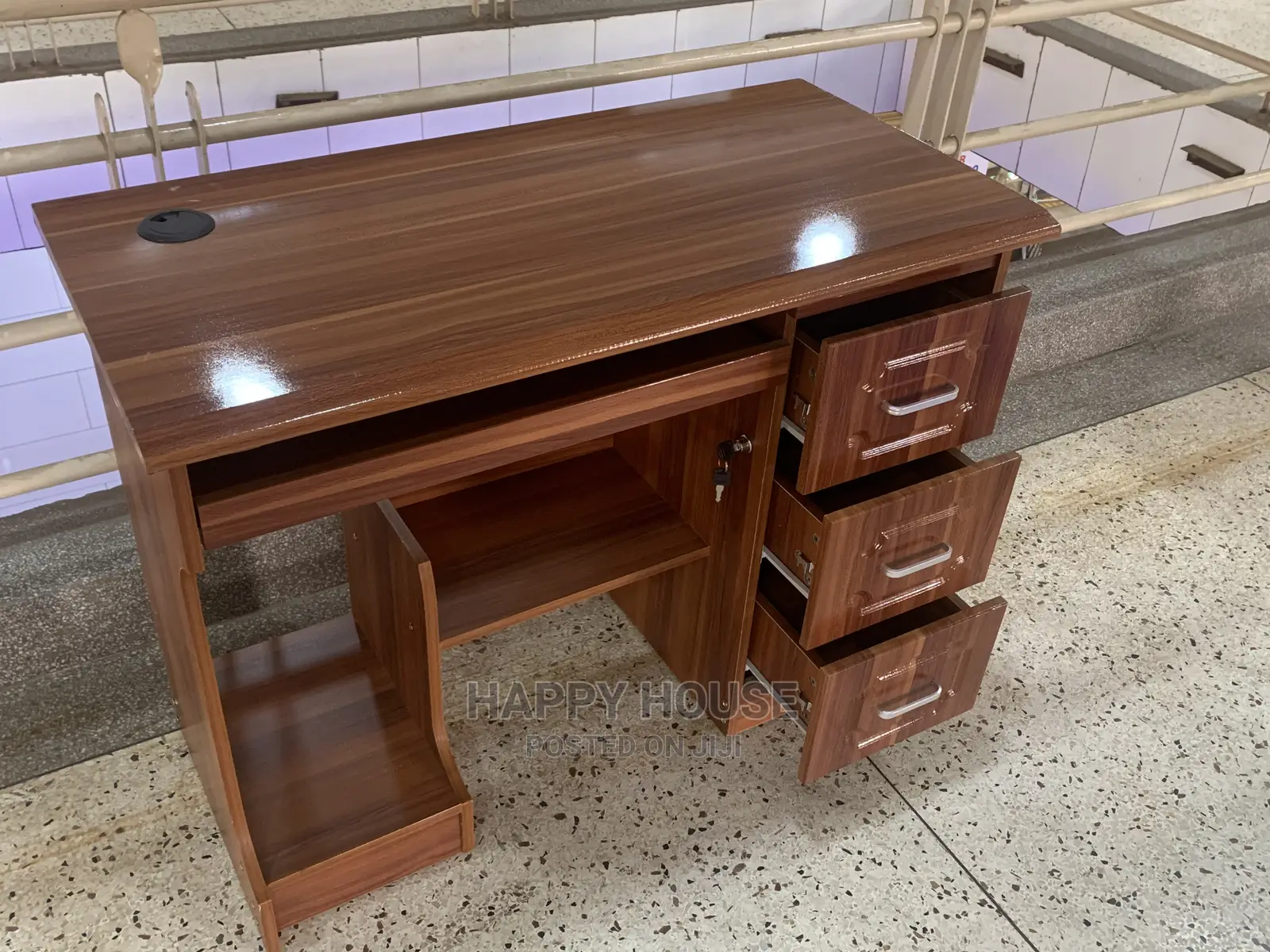 Office Desk ( 1 Meter)