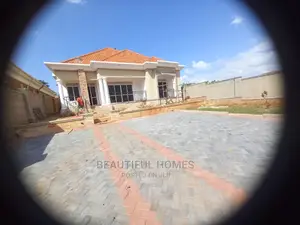 Furnished 4bdrm Bungalow in Kira Posh for Sale