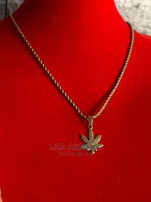Men’S Simple Necklaces Available