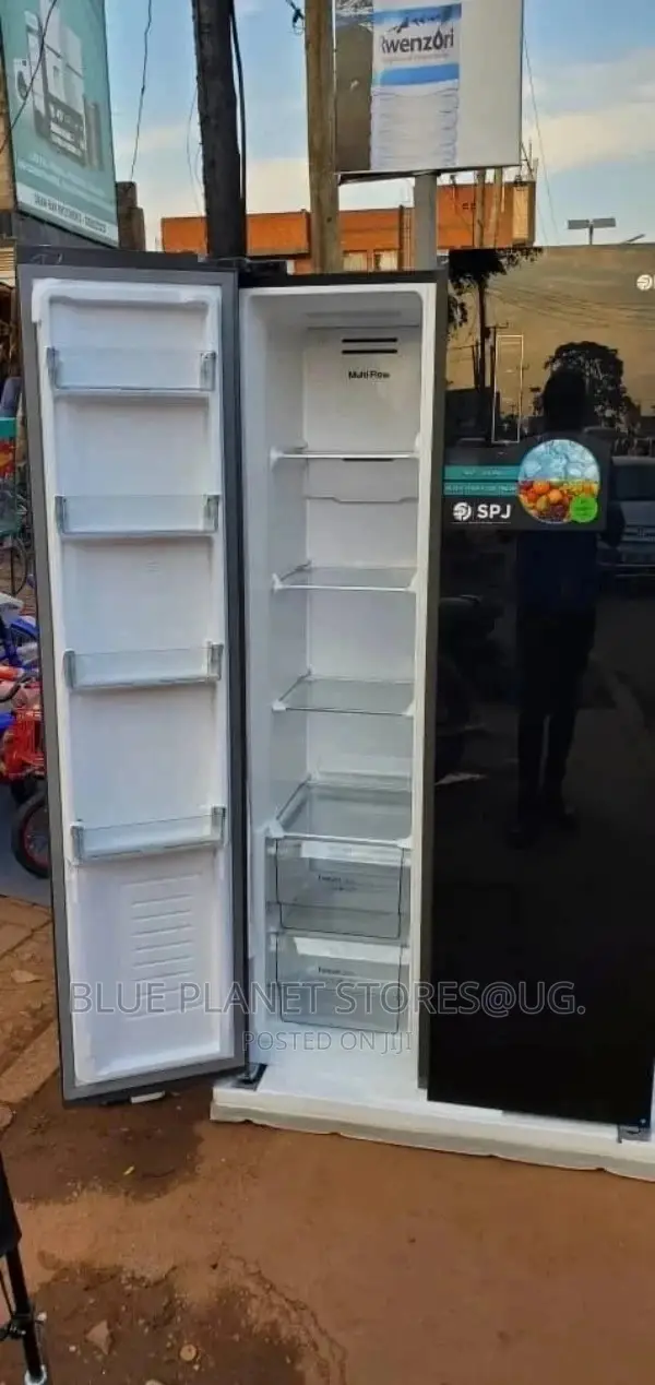 SPJ 719L French Doors Refrigerators With a Water Dispenser