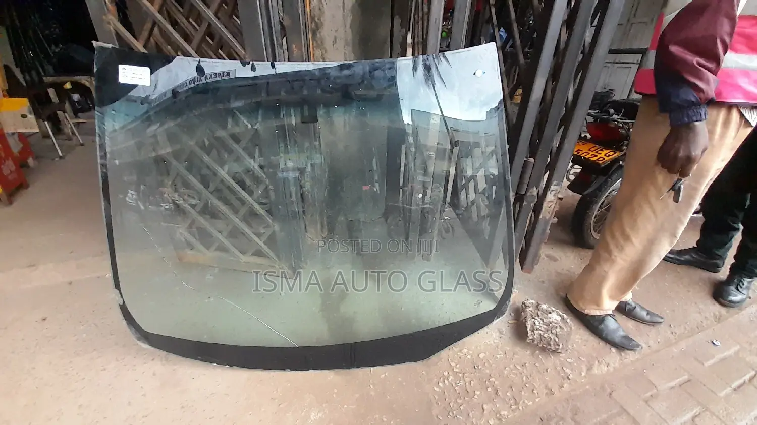 Windscreen Selling, Fixing and Crack Stopping.