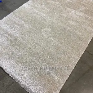 Center Carpets