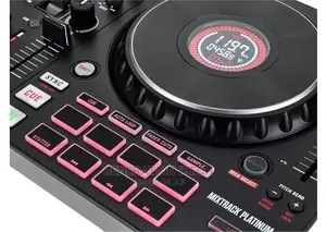 Numark Mixtrack Platinum FX