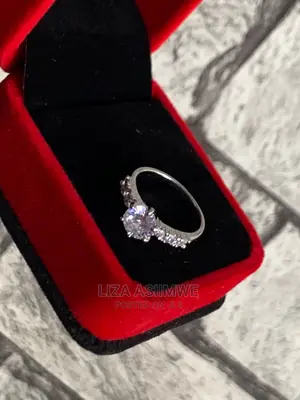 Engagement Rings Available at a Good and Affordable Price