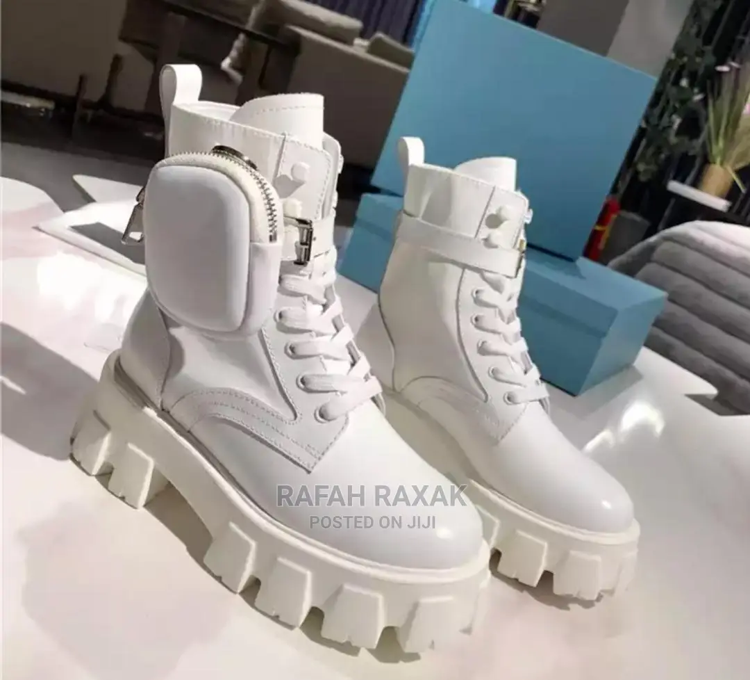 Ladies Classic Boots