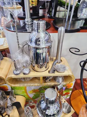 Cocktail Shaker Set With Wooden Base