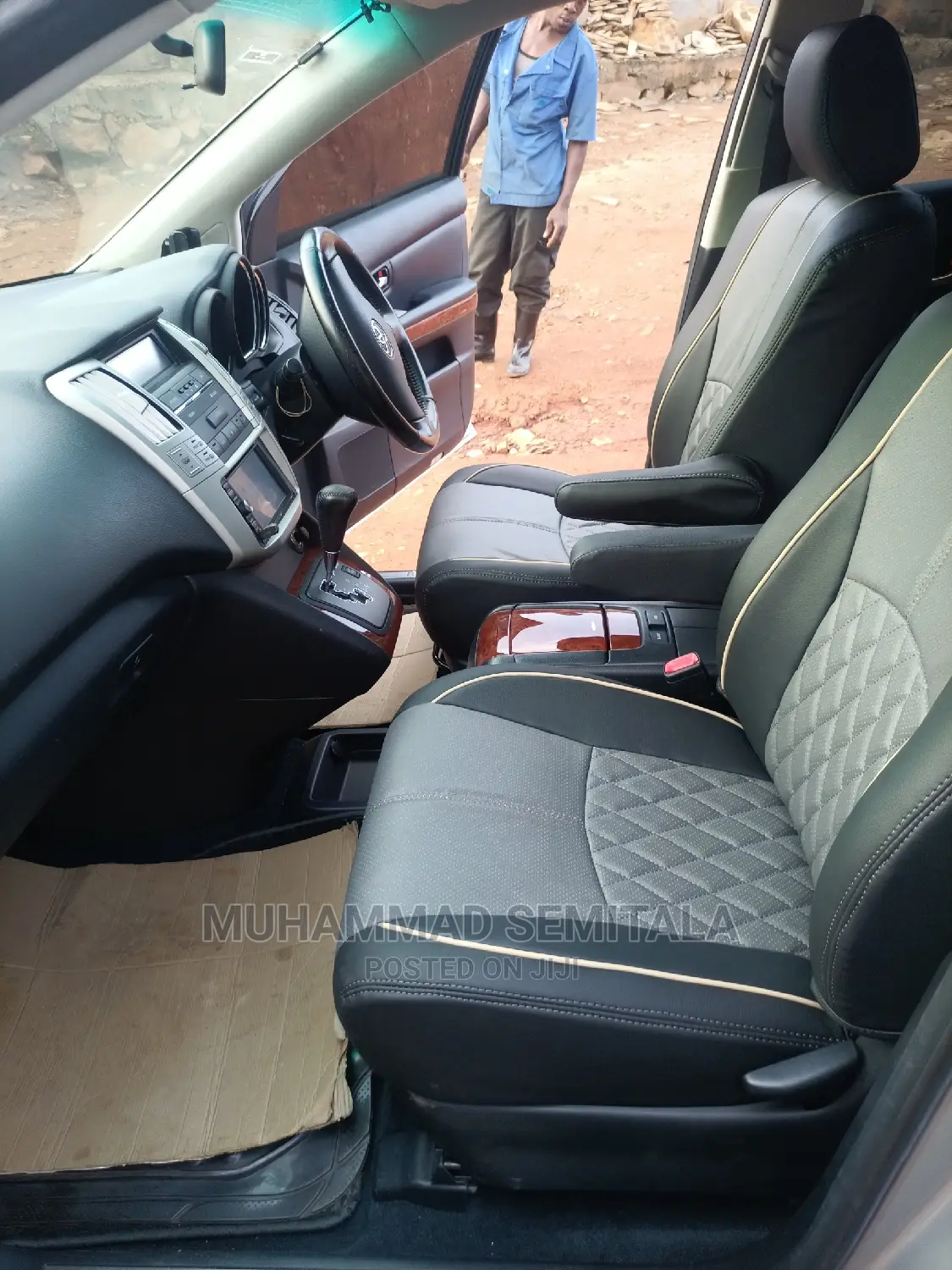 Custom Seat Cover Design for Harrier