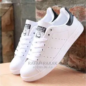 Classic Unisex White Adidas Stan Smith Sneaker