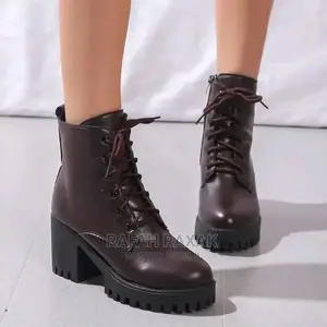 Ladies Classic Boots