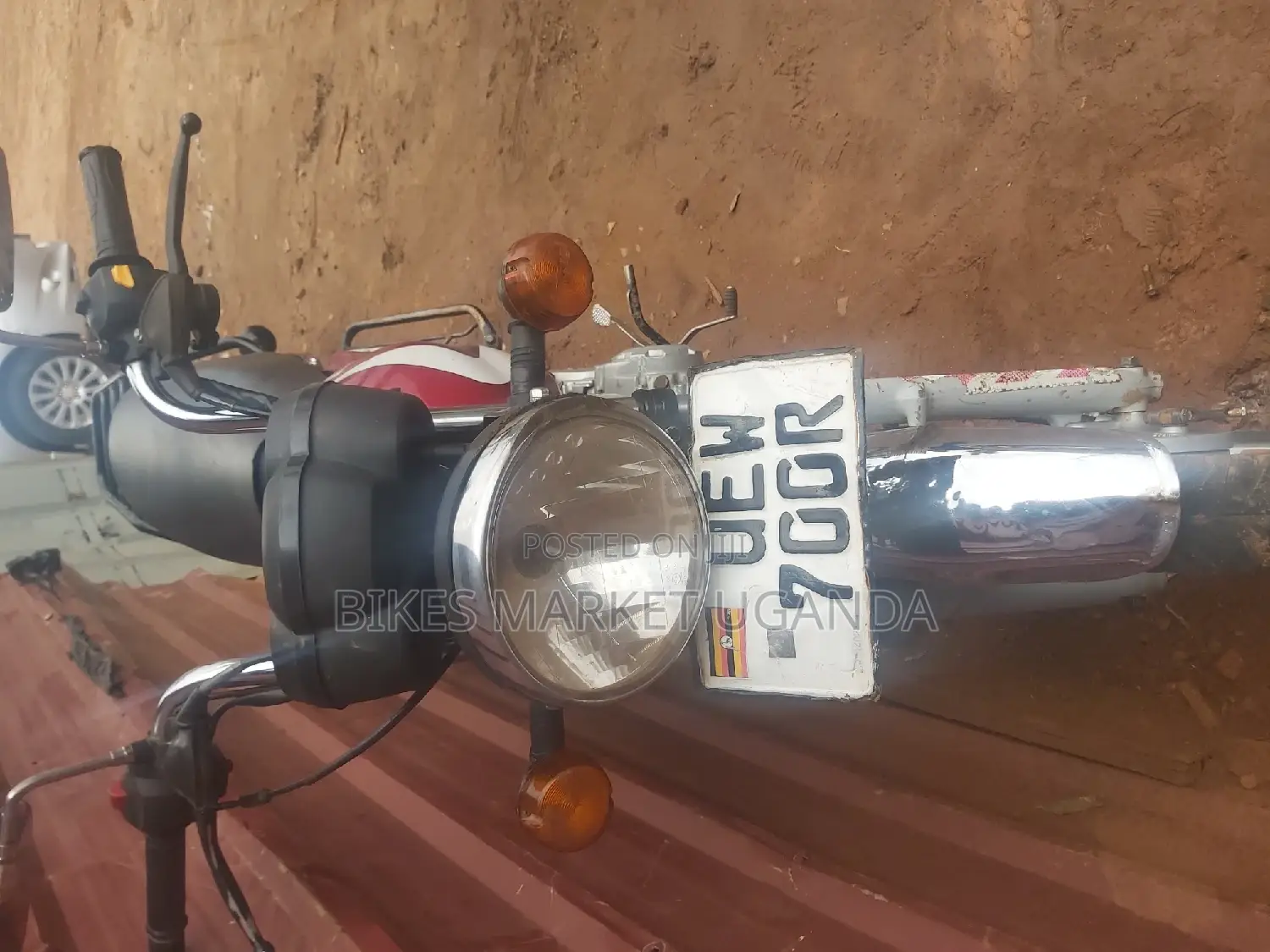 TVS HLX 125 2019 Red