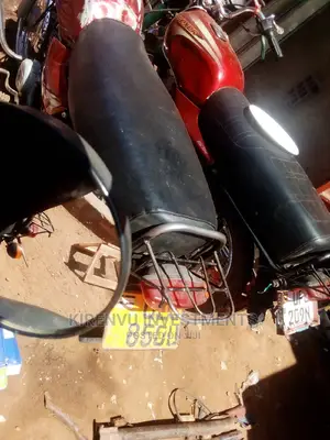 Bajaj Boxer 2012 Red