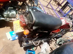 Bajaj Boxer 2012 Red