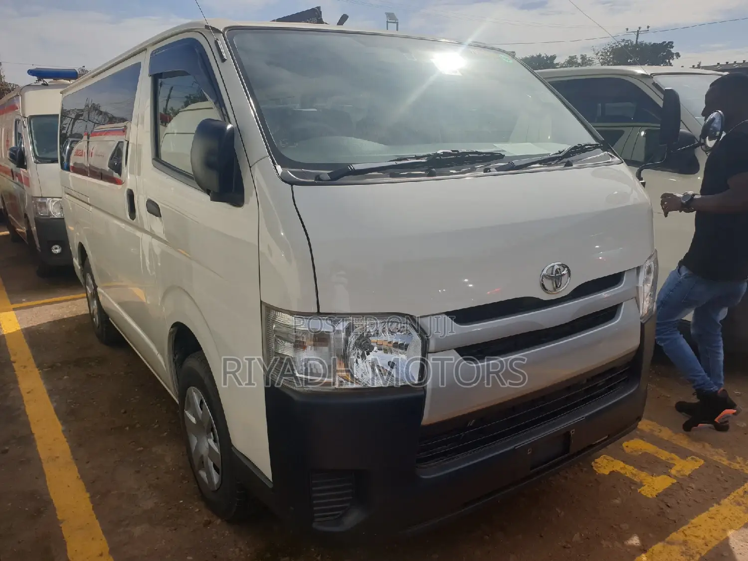 Toyota Grand HiAce 2017 White