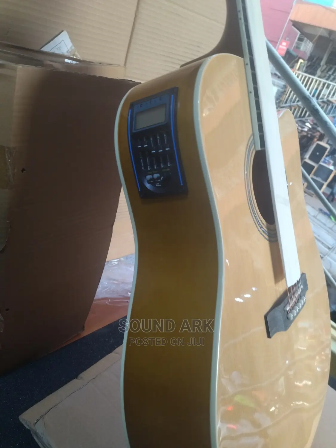 Yamaha Acoustic Guitar Powered