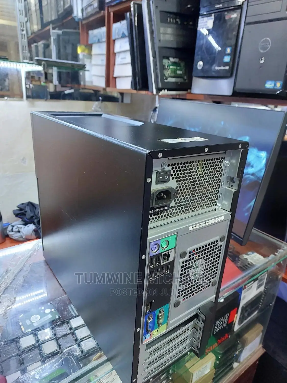 Desktop Computer Dell OptiPlex 790 4GB Intel Core I7 HDD 500GB