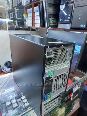 Desktop Computer Dell OptiPlex 790 4GB Intel Core I7 HDD 500GB